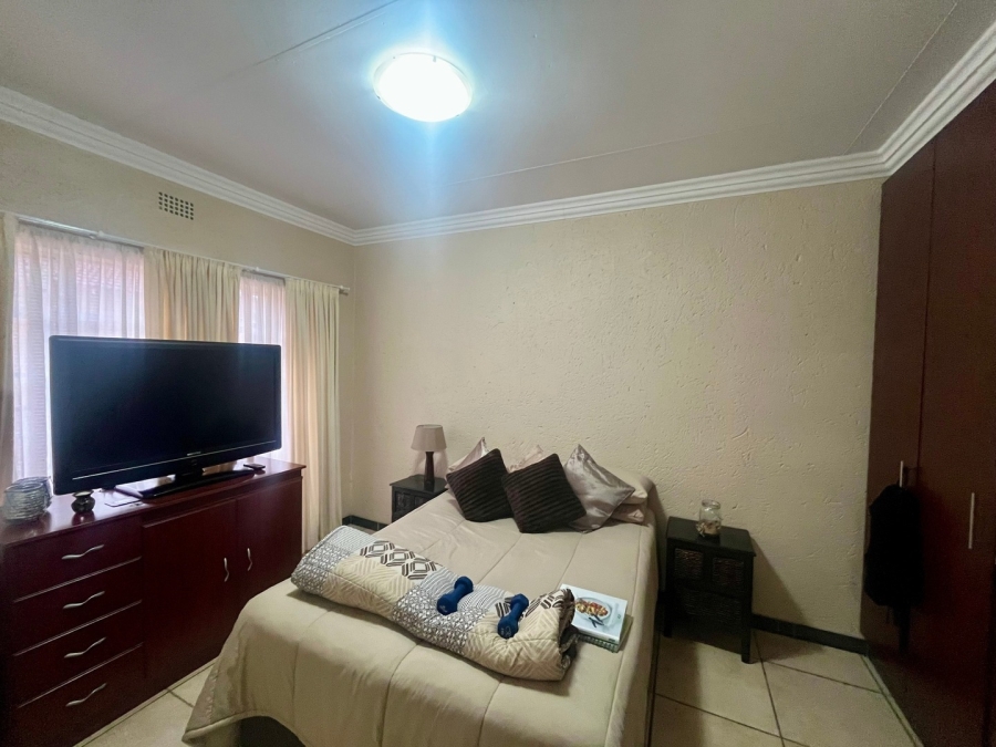 3 Bedroom Property for Sale in Flamwood North West